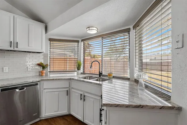 $305,000 | 425 Rollingridge Lane, Garland, TX 75043