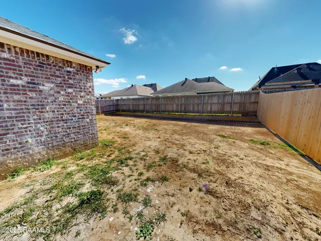 $358,700 | 138 Lakes Edge Drive, Broussard, LA 70518