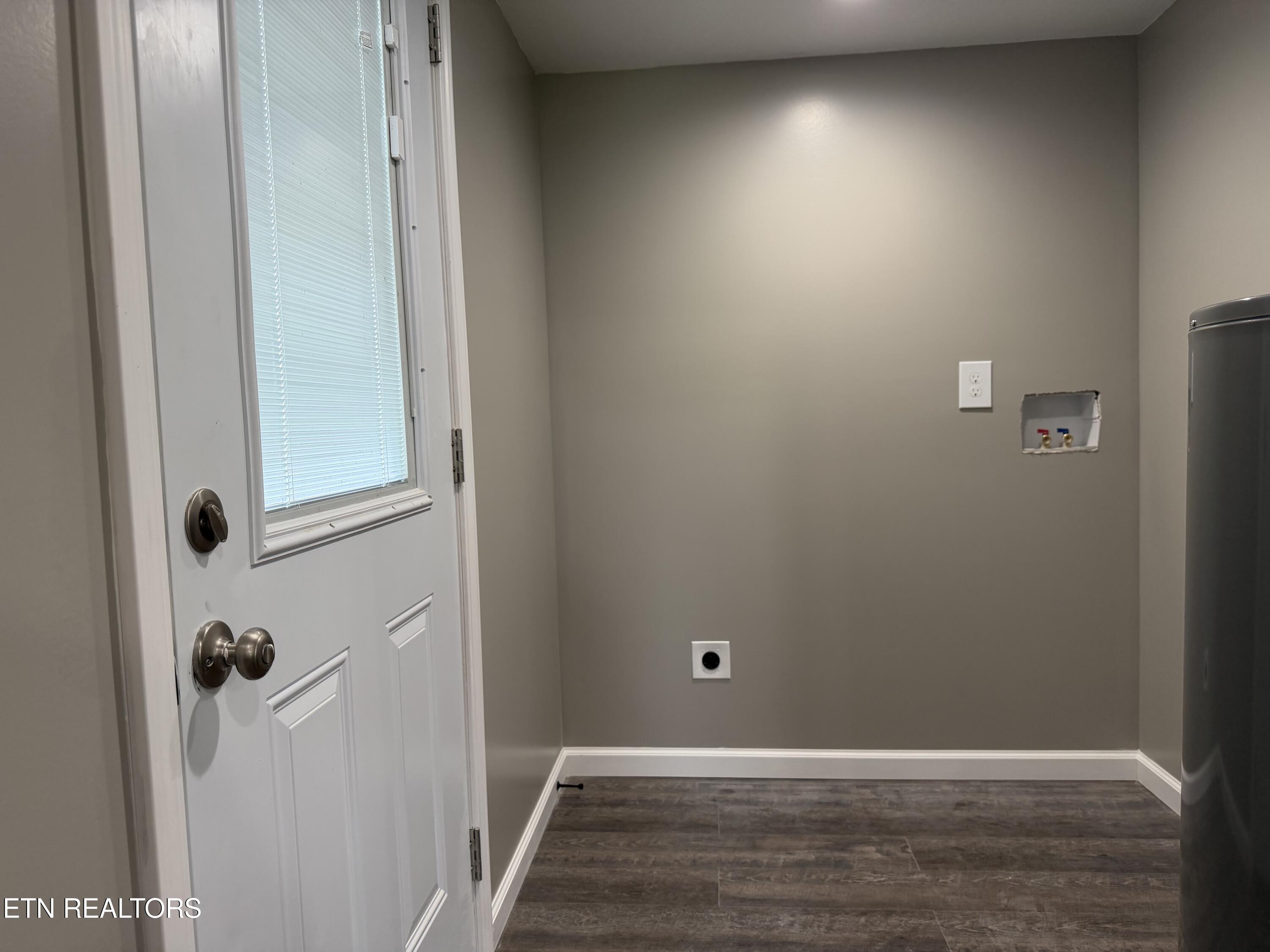 33633 Pond Creek Road Philadelphia, TN 37846 - Photo 15 of 20 Laundry Room