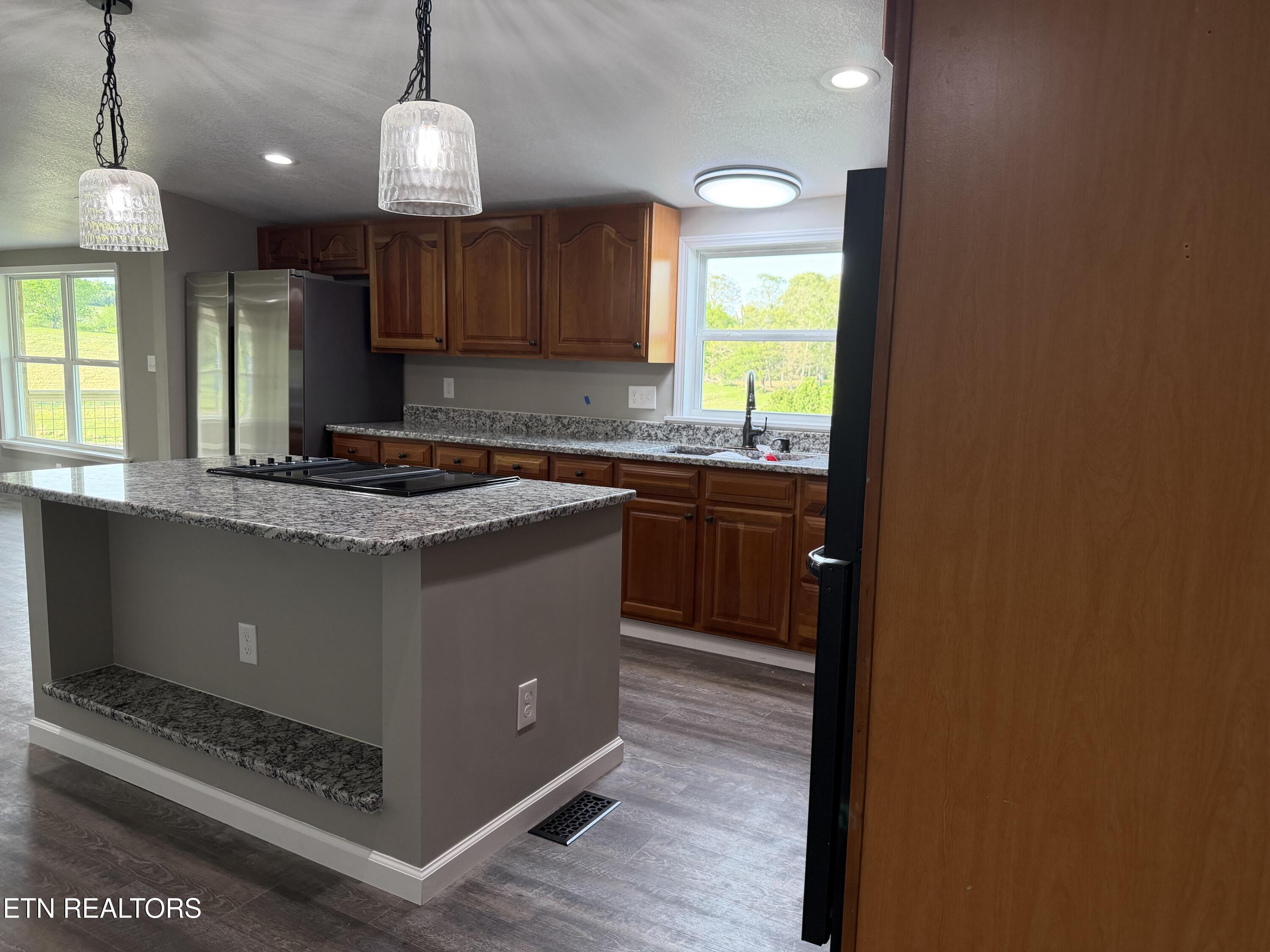 33633 Pond Creek Road Philadelphia, TN 37846 - Photo 3 of 20 Large Kitchen Island