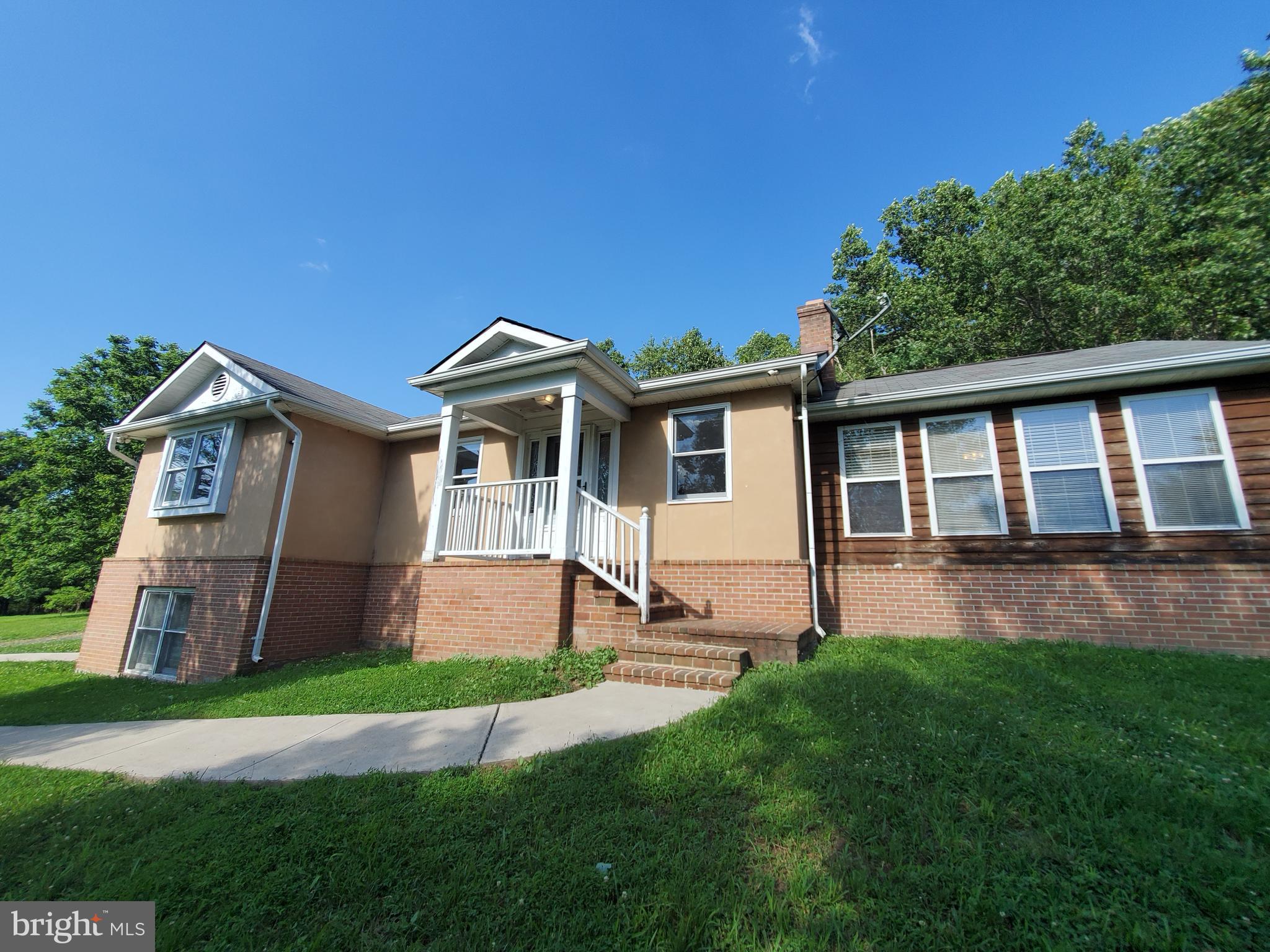 14421 Winchester Grade Road Berkeley Springs, WV 25411 - Photo 2 of 44 Gallery Image 2