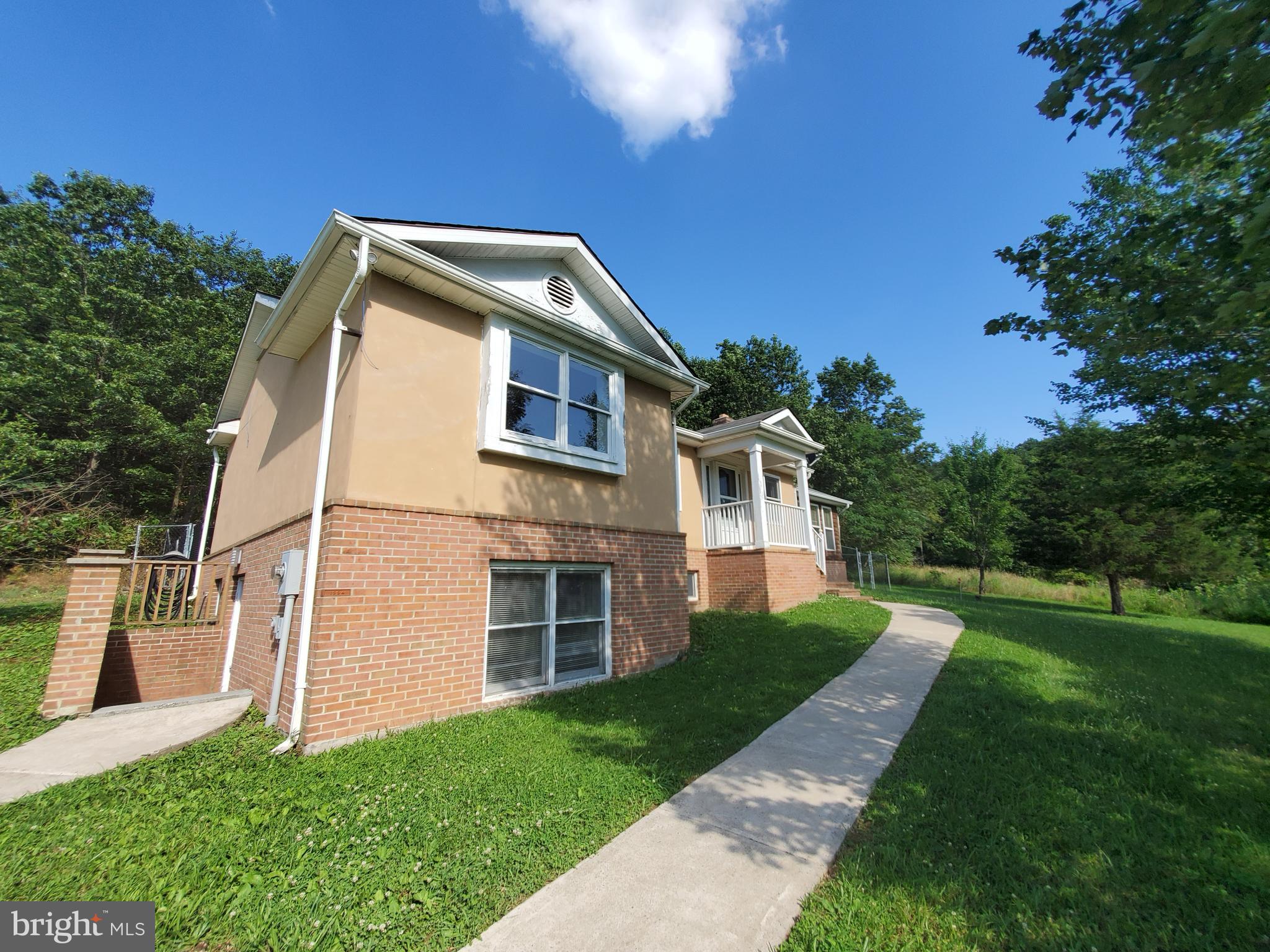 14421 Winchester Grade Road Berkeley Springs, WV 25411 - Photo 8 of 44 Gallery Image 8