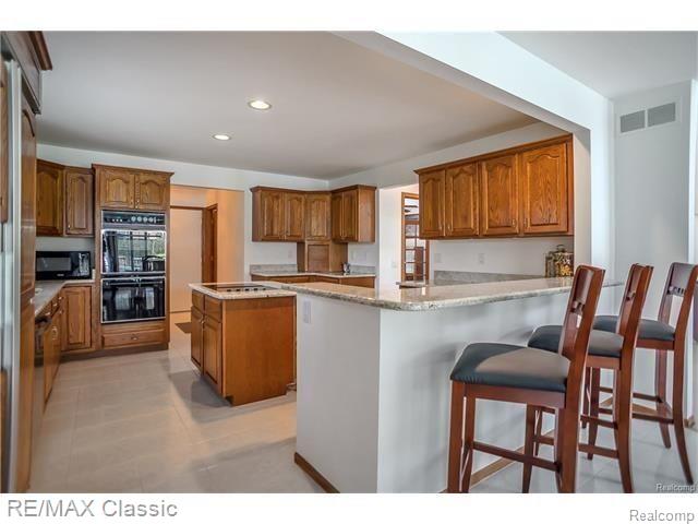 11635 Larkins Road Brighton, MI 48114 - Photo 11 of 12 Kitchen.jpg