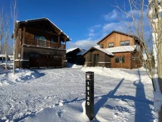 19120 Gateway Loop Bend, OR 97702 - Photo 4 of 44
