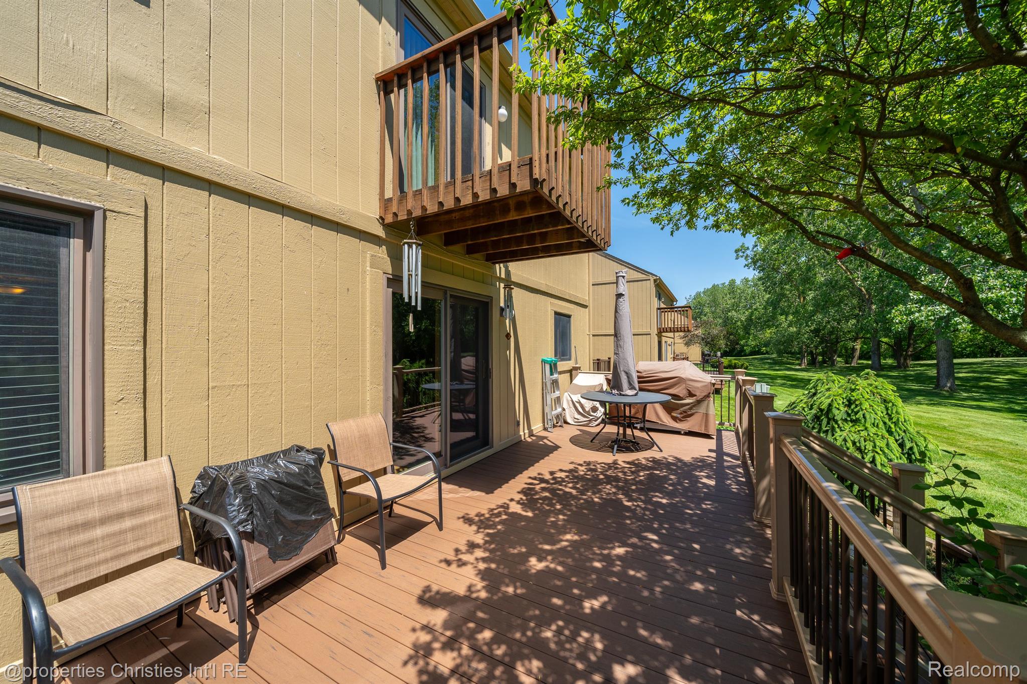 2163 Rochelle Park Drive Rochester, MI 48309 - Photo 27 of 35 Rear composite deck