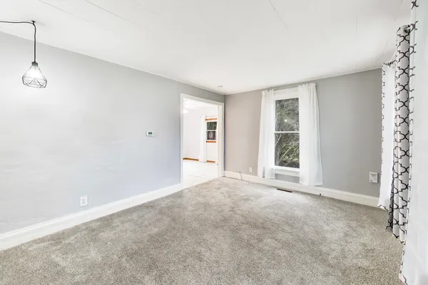 $200,000 | 405 West Brown Street, Harvard, IL 60033