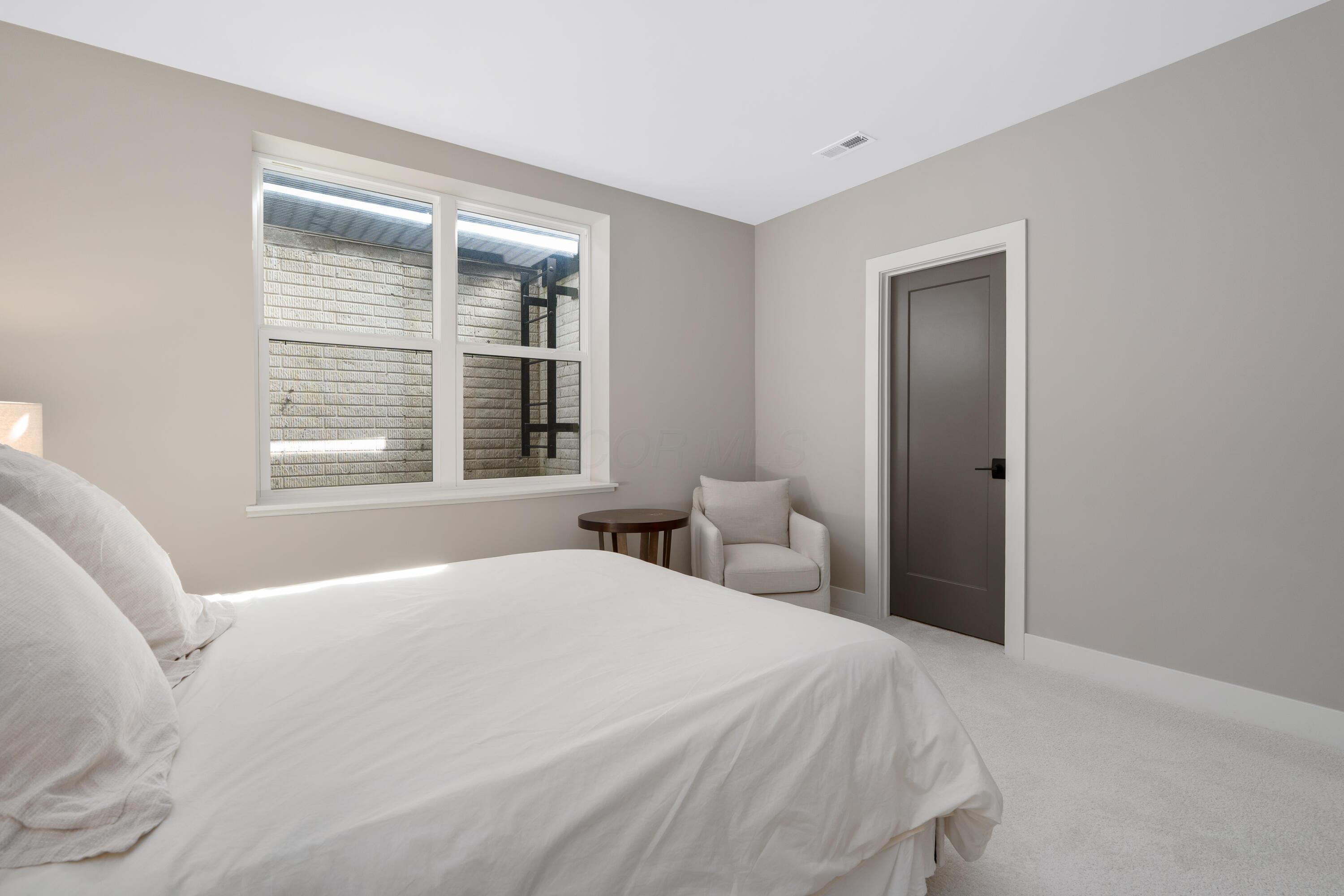 1116 Edgehill Road Columbus, OH 43212 - Photo 2 of 6 Gallery Image 2