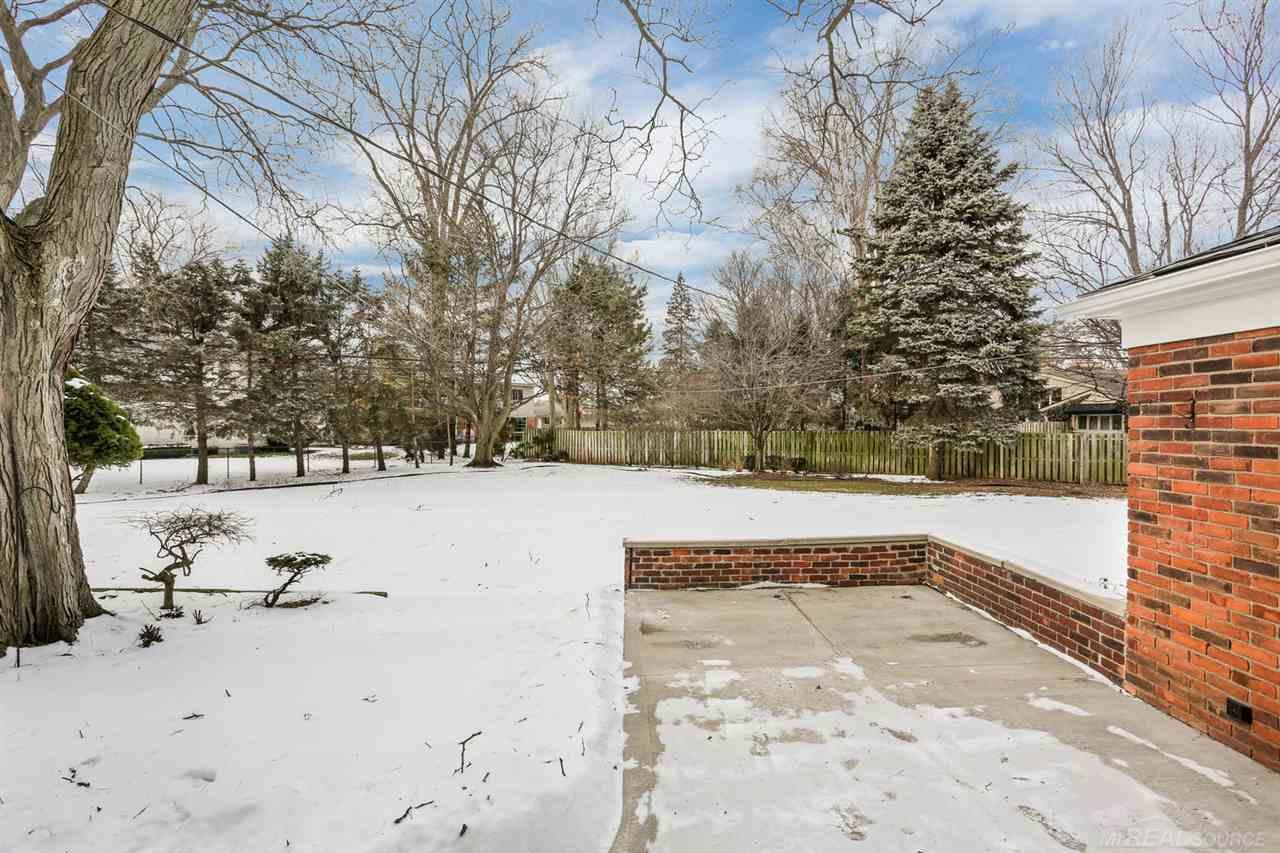 925 Ballantyne Road Grosse Pointe Shores, MI 48236 - Photo 30 of 32