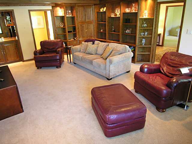 4280 Randmore Road Columbus, OH 43220 - Photo 9 of 23