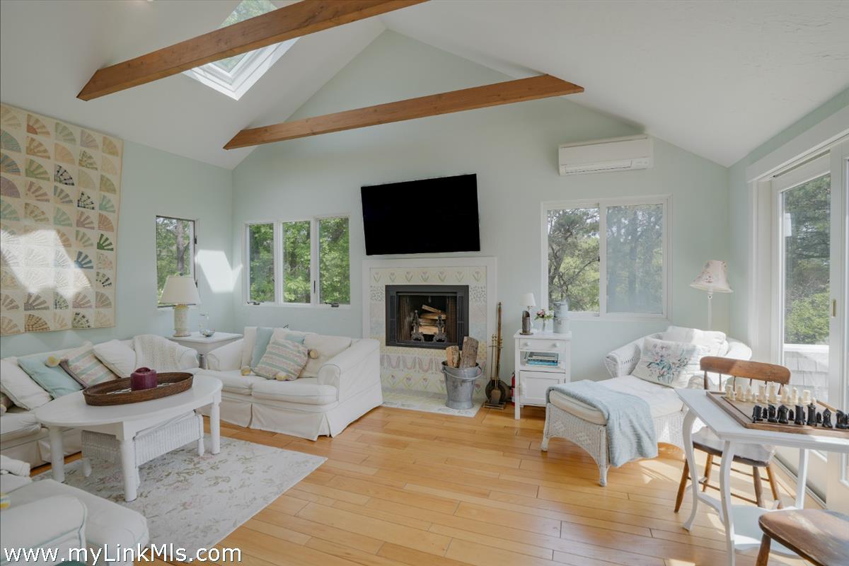 50 Hidden Cove Road Oak Bluffs, MA 02557 - Photo 8 of 46