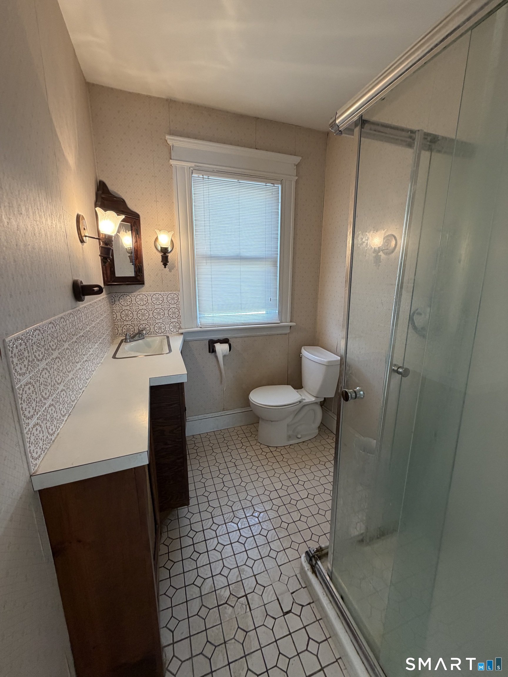 48 Elk Avenue Waterbury, CT 06708 - Photo 9 of 18