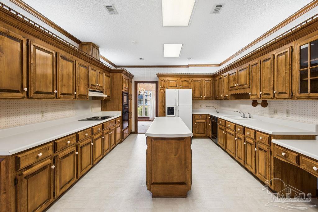 1513 Kings Road Cantonment, FL 32533 - Photo 10 of 33