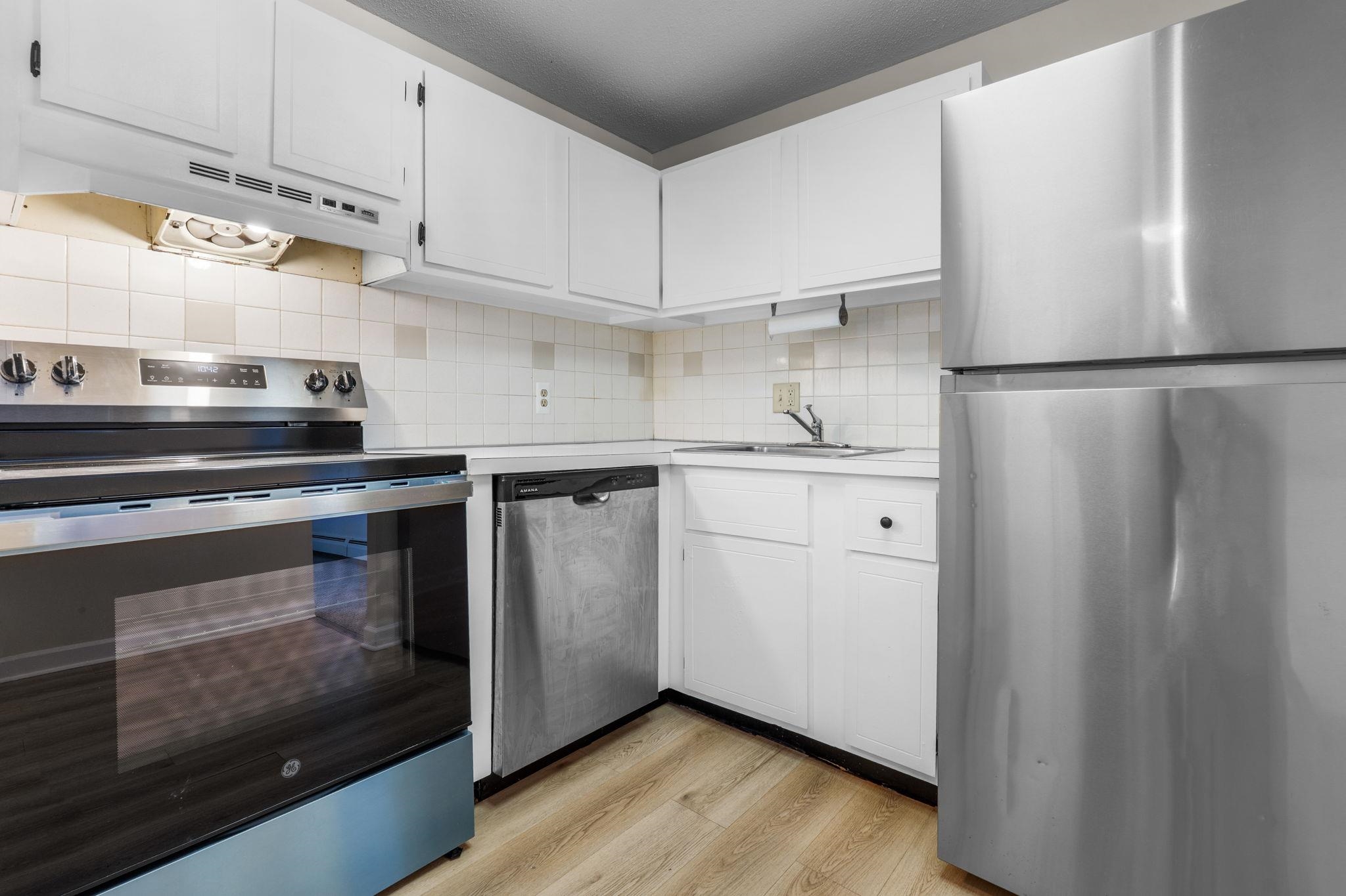 12 English Village Road, Unit 201 Manchester, NH 03102 - Photo 19 of 29