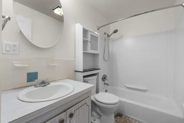 $189,900 | 12 English Village Road, Unit 201, Manchester, NH 03102