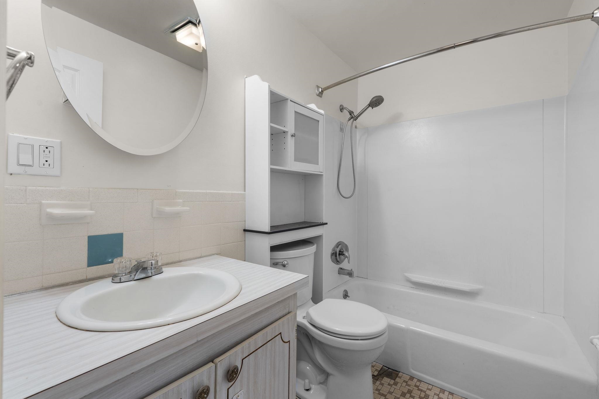 12 English Village Road, Unit 201 Manchester, NH 03102 - Photo 23 of 29