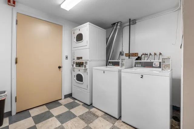 $189,900 | 12 English Village Road, Unit 201, Manchester, NH 03102