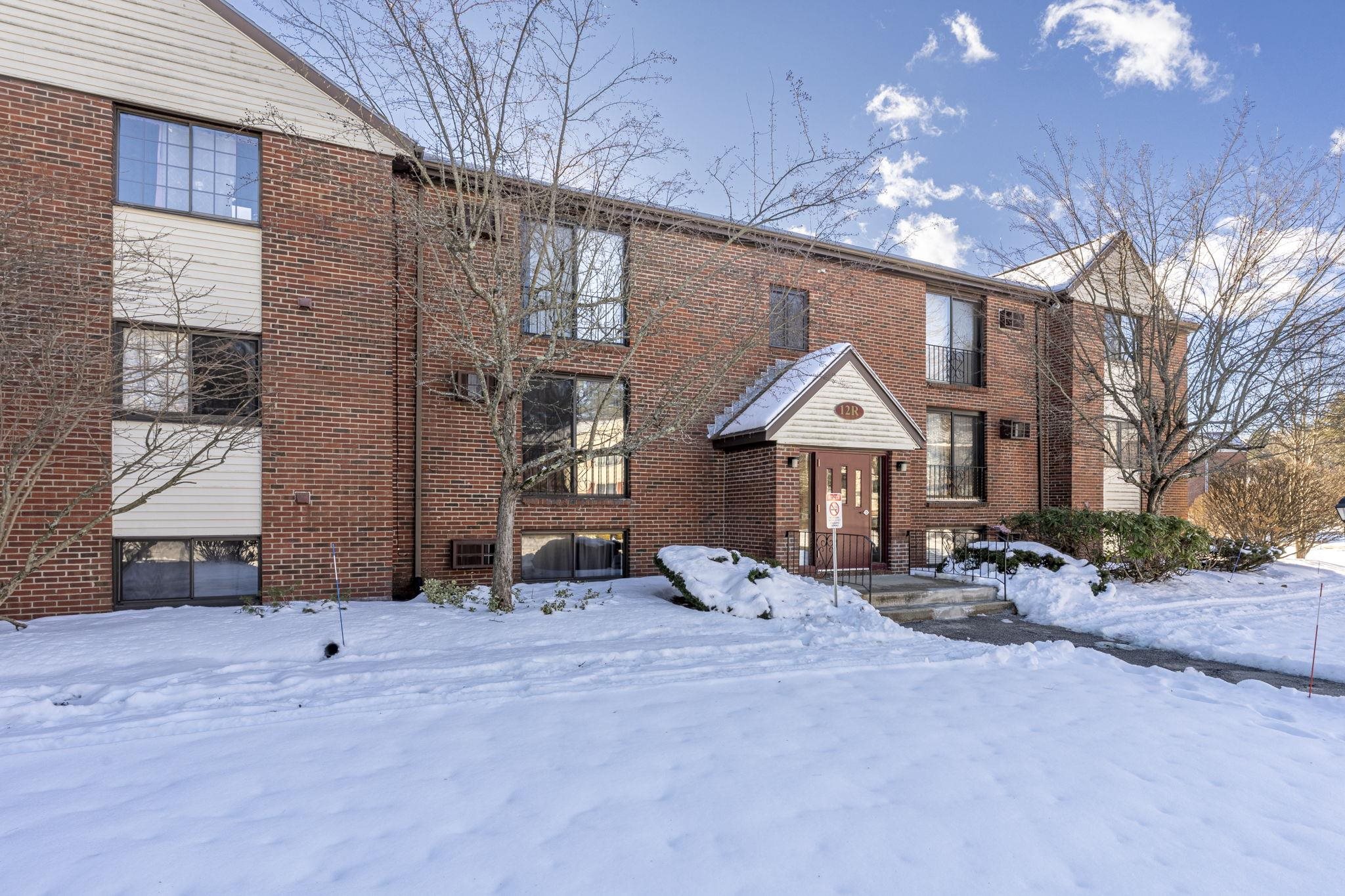 12 English Village Road, Unit 201 Manchester, NH 03102 - Photo 3 of 29