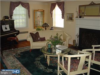 627 Manor Road Penn Valley, PA 19072 - Photo 2 of 12 Living Room