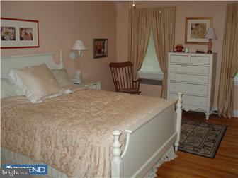 627 Manor Road Penn Valley, PA 19072 - Photo 7 of 12 Bedroom - Main