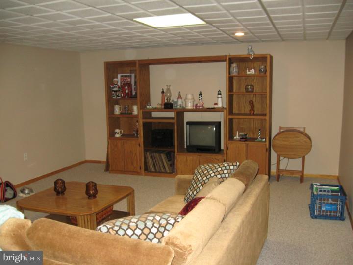 216 Parry Road Warminster, PA 18974 - Photo 8 of 15 Family Room
