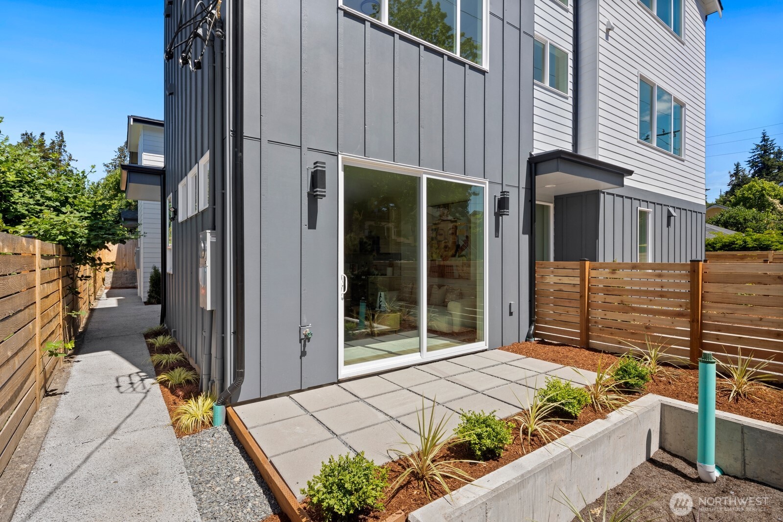 332 Northeast 90th Street Seattle, WA 98115 - Photo 21 of 22