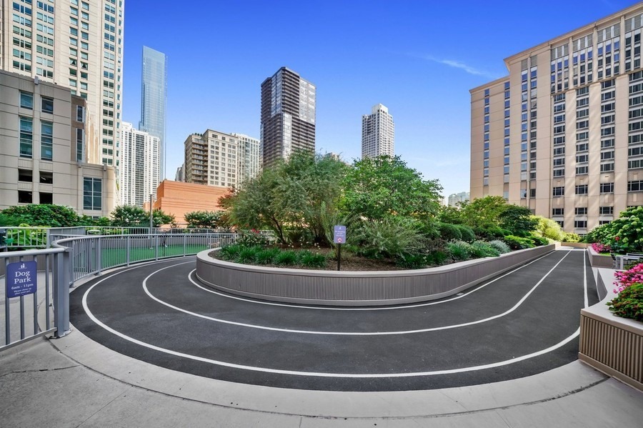 545 North Dearborn Street, Unit 1809 Chicago, IL 60654 - Photo 17 of 31 a view of outdoor space