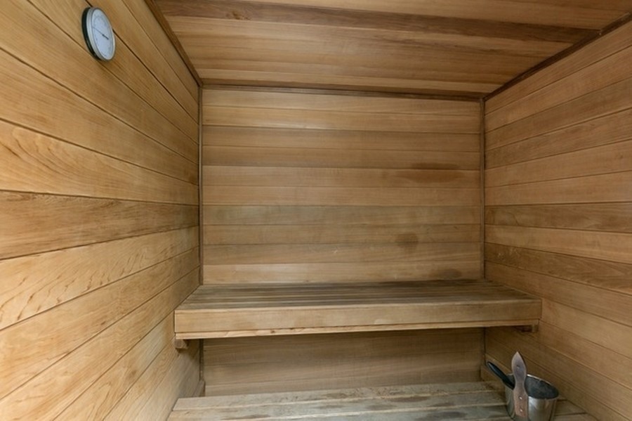 545 North Dearborn Street, Unit 1809 Chicago, IL 60654 - Photo 25 of 31 a bathroom with a shower