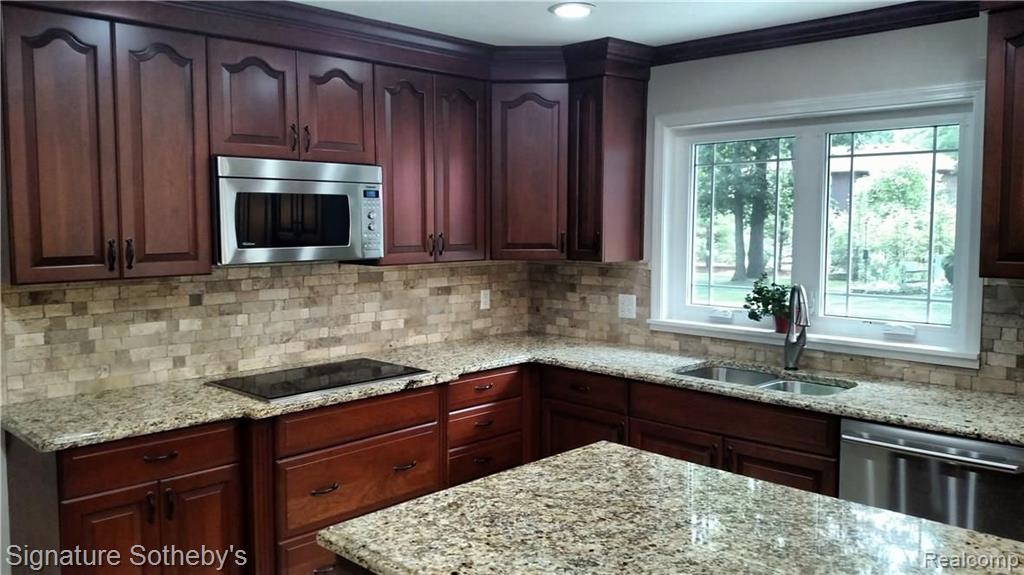 1606 North Kilburn Road Rochester, MI 48306 - Photo 11 of 27