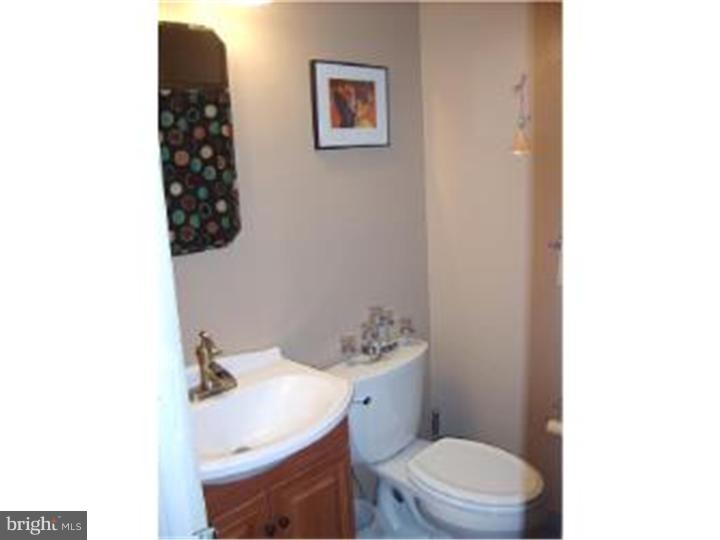 11940 Farwell Road Philadelphia, PA 19154 - Photo 3 of 7 Gallery Image 3