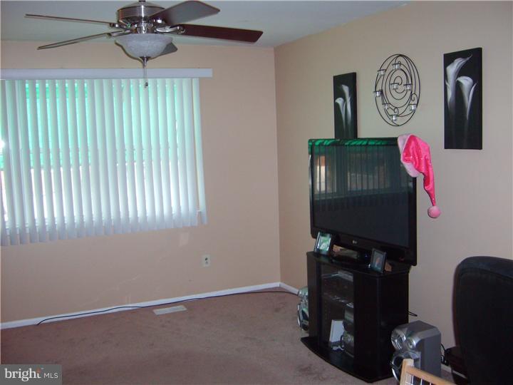 11940 Farwell Road Philadelphia, PA 19154 - Photo 6 of 7 Gallery Image 6