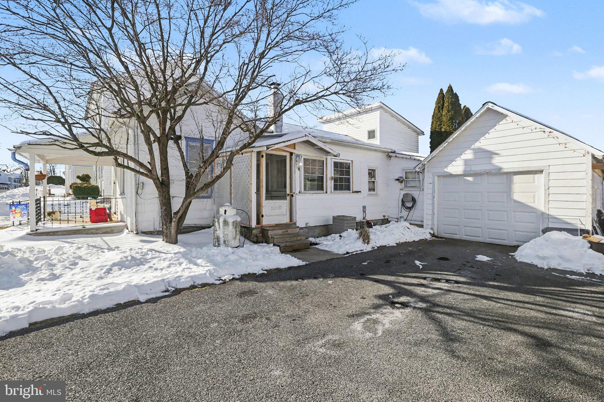 40 Greason Road Carlisle, PA 17015 - Photo 4 of 28