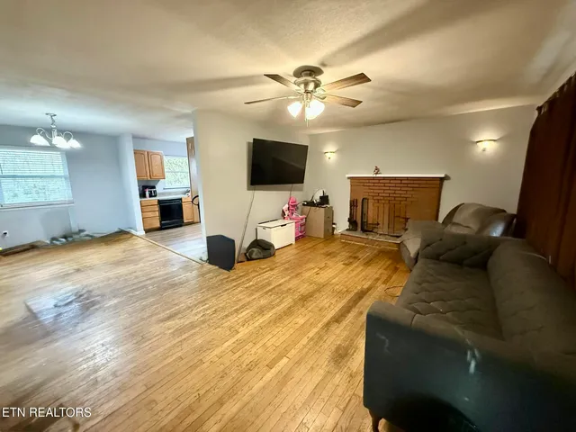 $179,900 | 2516 Wayland Avenue, Knoxville, TN 37914