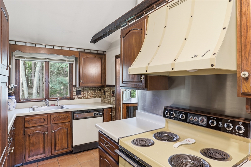 24 Forest Road Acton, MA 01720 - Photo 17 of 36