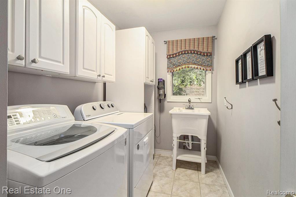 9832 Kingston Ridge Clarkston, MI 48348 - Photo 25 of 59 Gallery Image 25