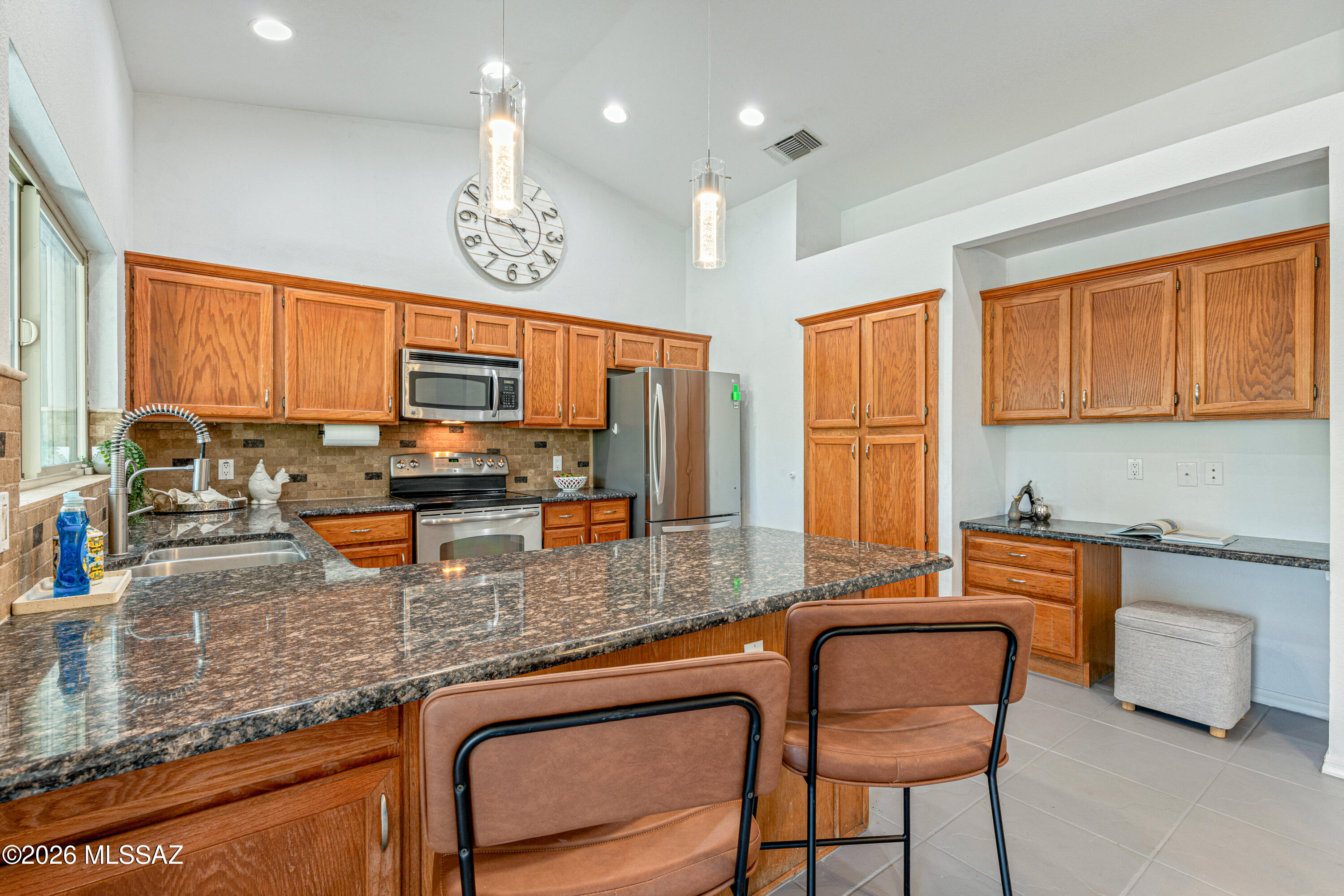 4780 West Hardy Road Tucson, AZ 85742 - Photo 18 of 38 14-Kitchen