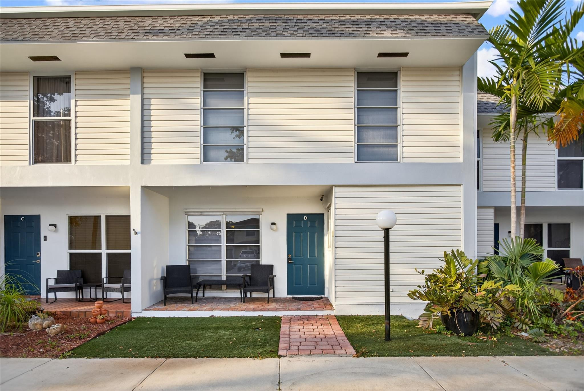 3331 Farragut Street, Unit 8D Hollywood, FL 33021 - Photo 2 of 22 Photo 2