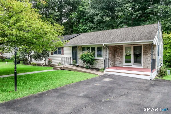 $584,900 | 14 Ivy Lane, Danbury, CT 06811