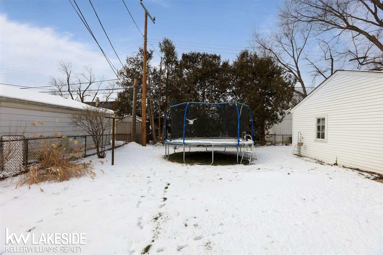 1480 Hampton Road Mount Clemens, MI 48043 - Photo 8 of 28 50033268-7.JPG