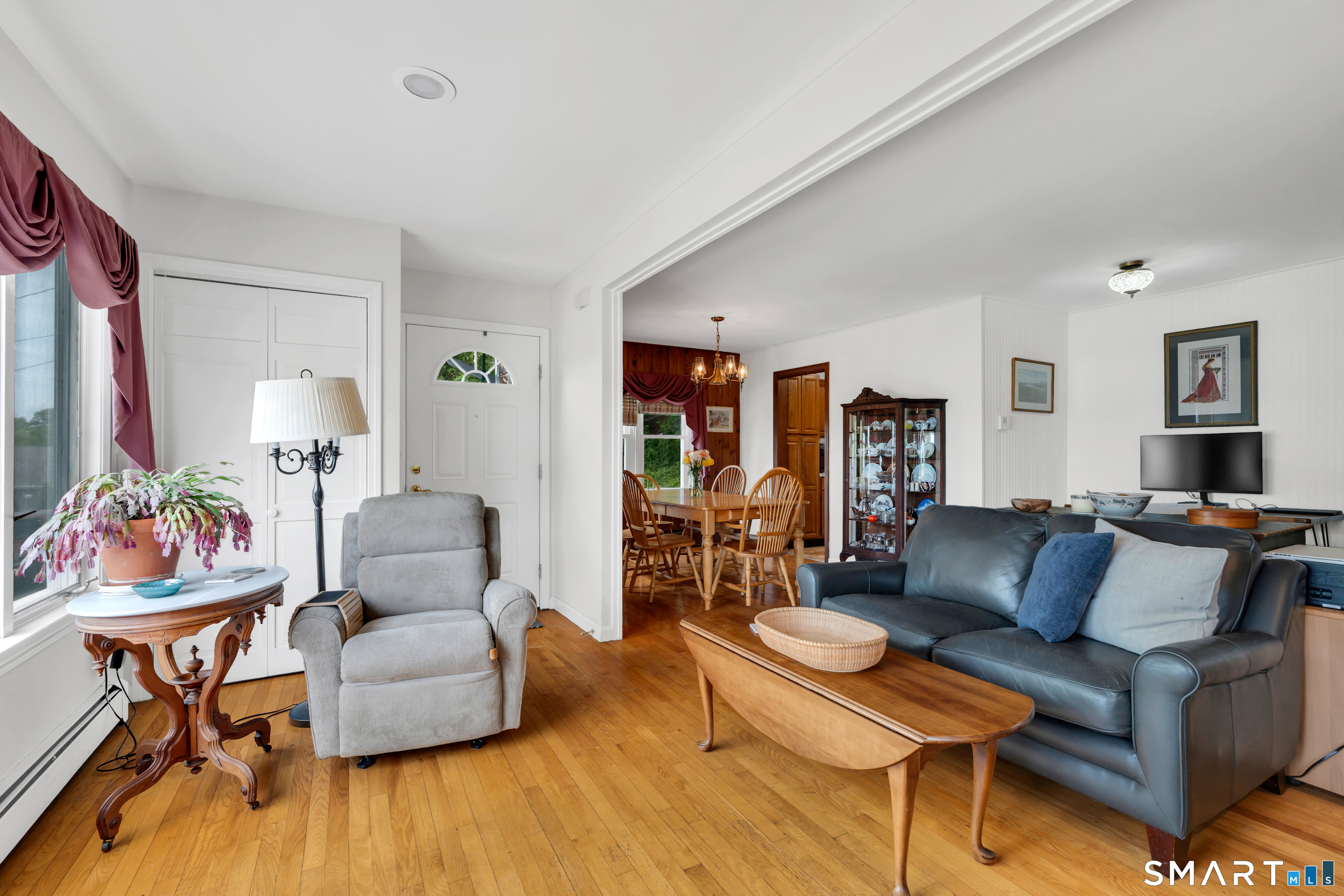 16 Ledge Road East Lyme, CT 06357 - Photo 7 of 34