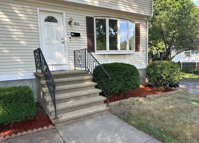 $3,400 | 21 A Mystic River Road, Unit 1, Medford, MA 02155