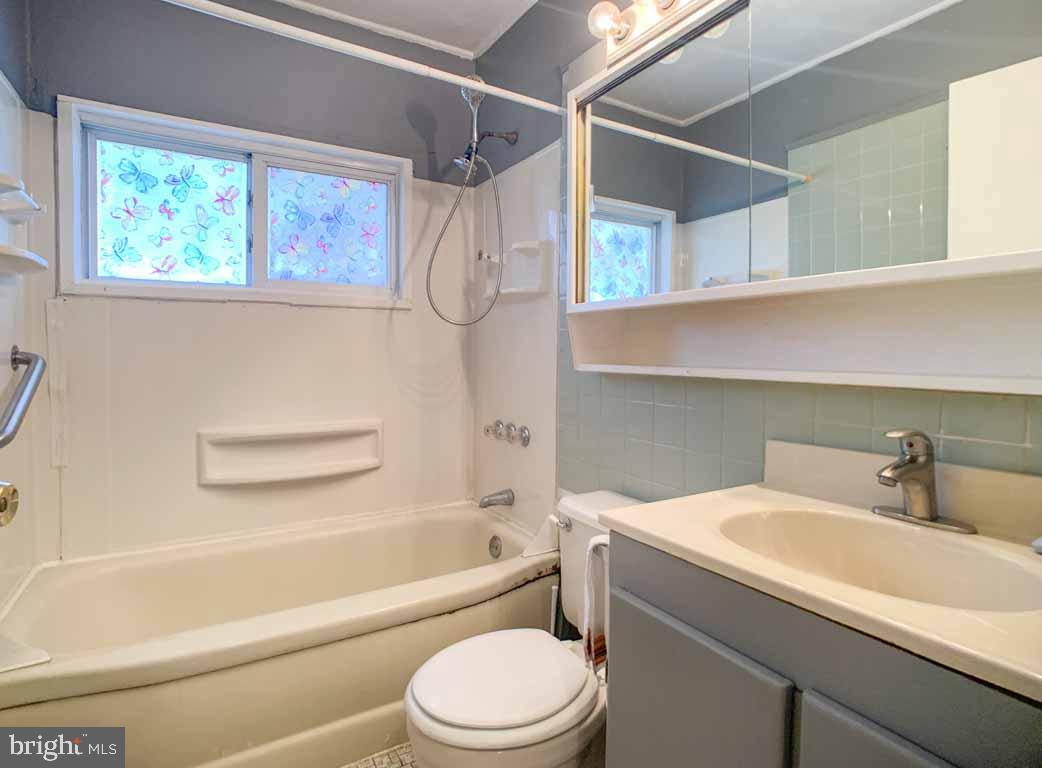 65 Bittersweet Road Levittown, PA 19057 - Photo 23 of 40 Gallery Image 23