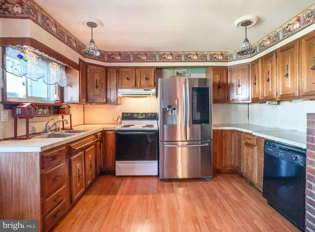 65 Bittersweet Road Levittown, PA 19057 - Photo 7 of 40 Gallery Image 7