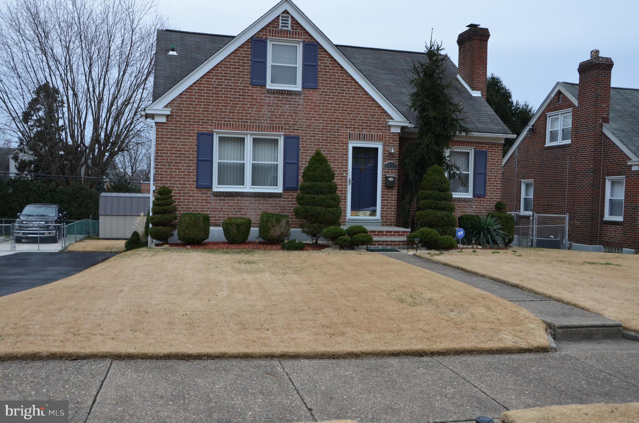 7327 Ryers Avenue Philadelphia, PA 19111 - Photo 2 of 31 Gallery Image 2