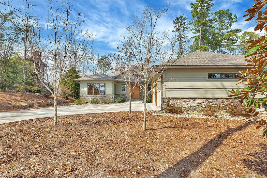 10 Admiral Lane Salem, SC 29676 - Photo 34 of 43 This residence features a welcoming facade with a convenient driveway leading to the entrance.