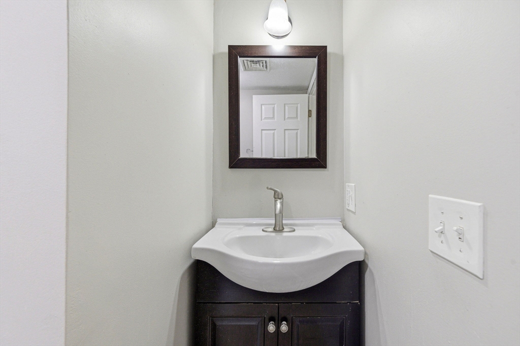 39 Brook Street Mansfield, MA 02048 - Photo 19 of 38
