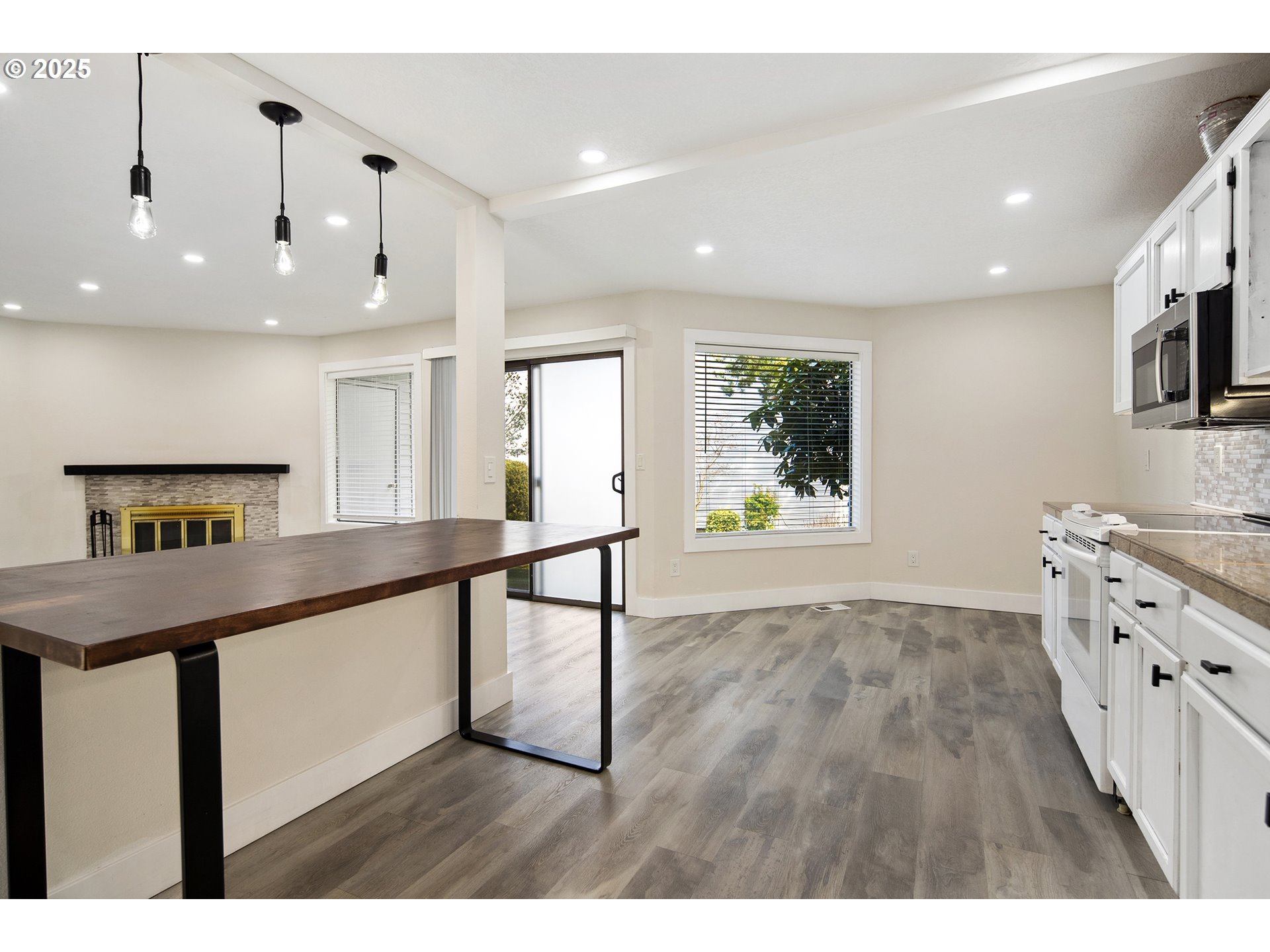 14575 Southwest Walker Road, Unit A3 Beaverton, OR 97006 - Photo 5 of 13 Gallery Image 5