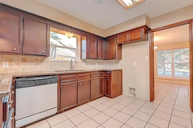 $2,000 | 4815 Wind Chimes Drive, Houston, TX 77066