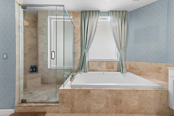 $2,200,000 | 4600 North Ocean Drive, Unit 605, Riviera Beach, FL 33404