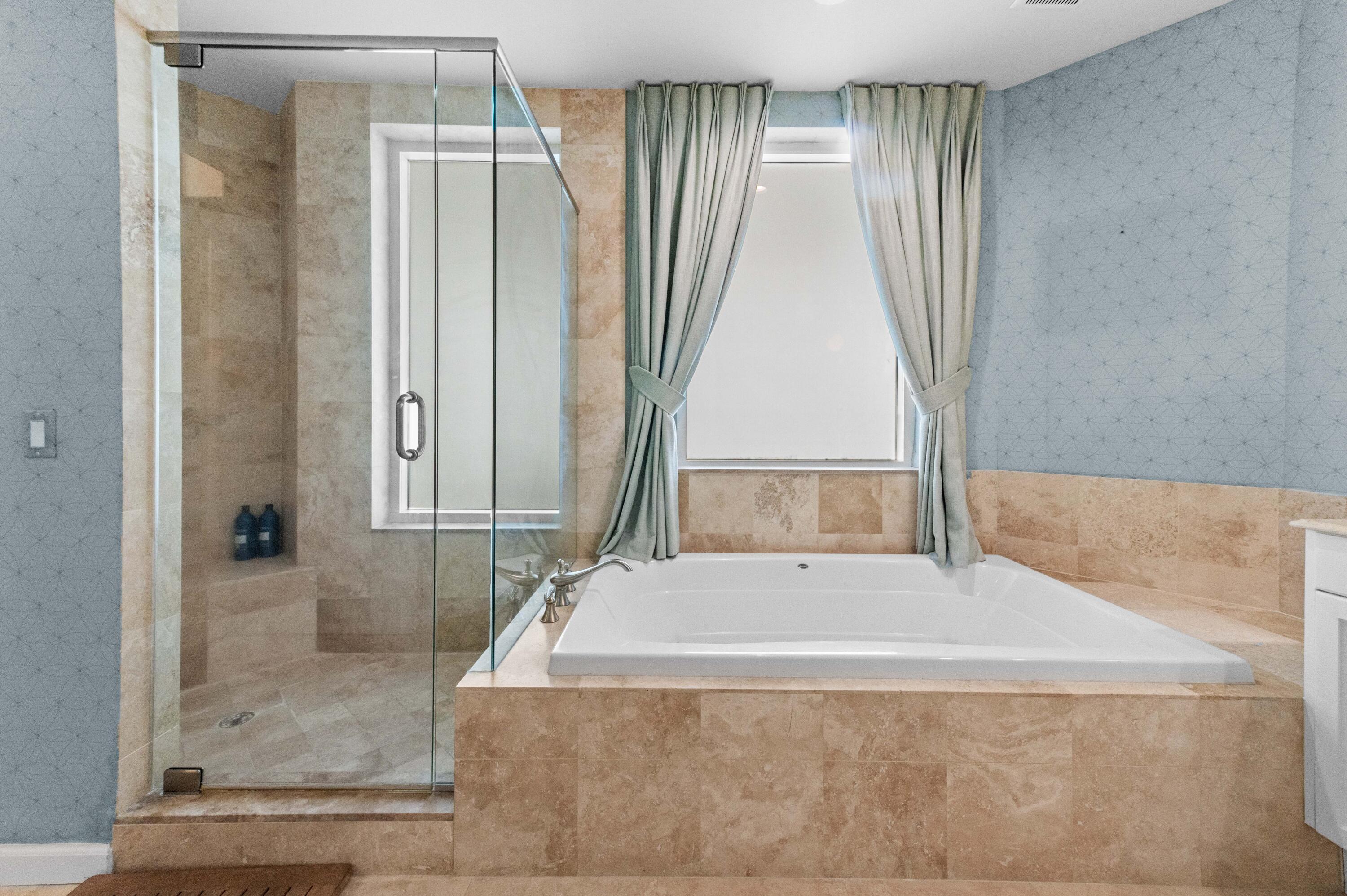 4600 North Ocean Drive, Unit 605 Riviera Beach, FL 33404 - Photo 22 of 65 15 Bathroom 03