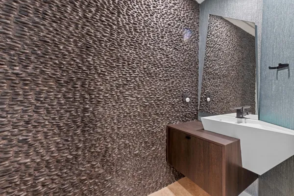 $2,200,000 | 4600 North Ocean Drive, Unit 605, Riviera Beach, FL 33404